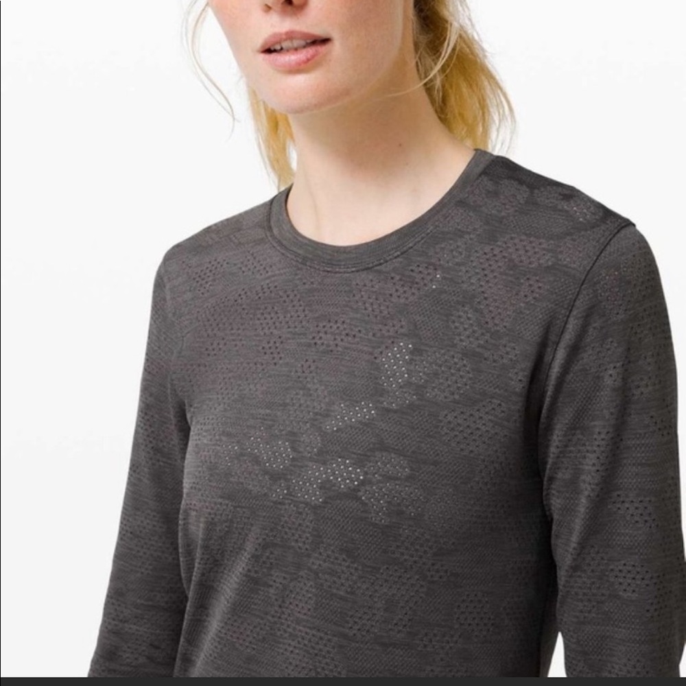 Excellent condition lululemon swiftly breeze 4